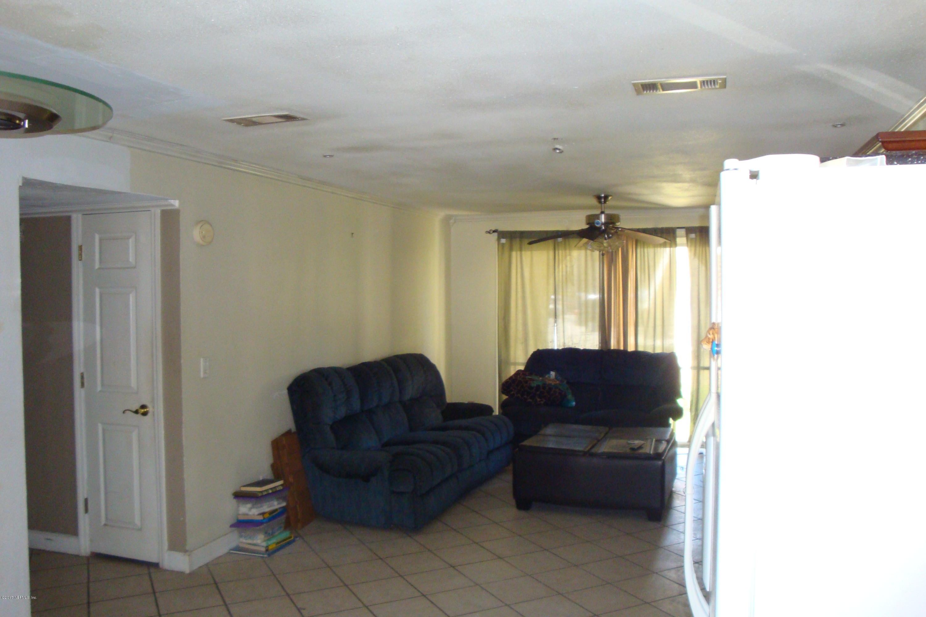 7346 El Barco Road, Unit 1 Jacksonville, FL 32216 - Photo 23 of 26 SB Living Room