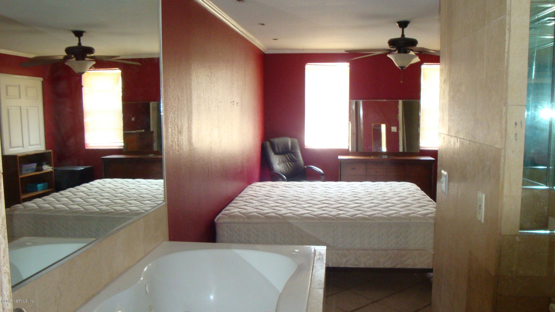 7346 El Barco Road, Unit 1 Jacksonville, FL 32216 - Photo 4 of 26 SB Bath Bed