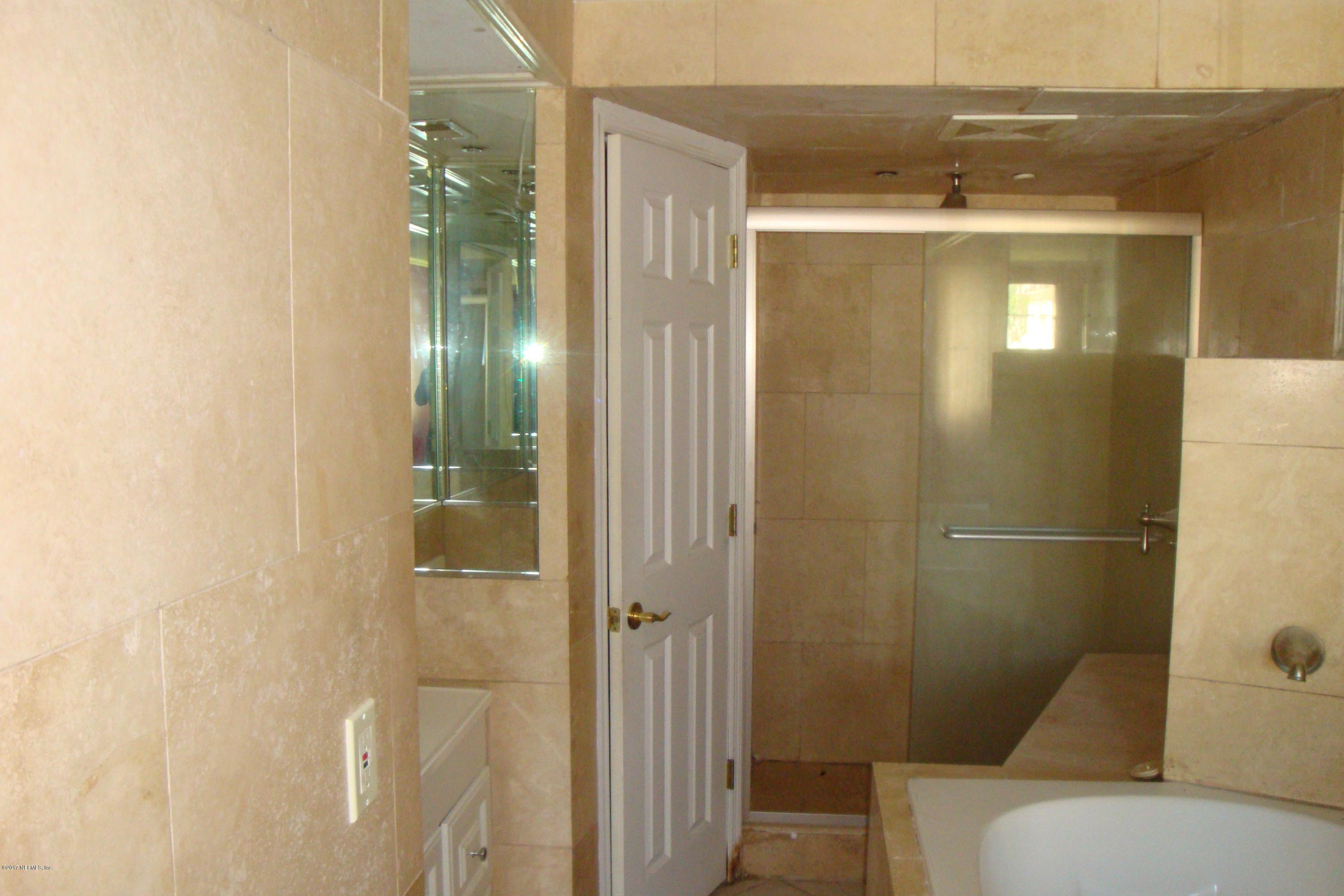 7346 El Barco Road, Unit 1 Jacksonville, FL 32216 - Photo 10 of 26 M Bath
