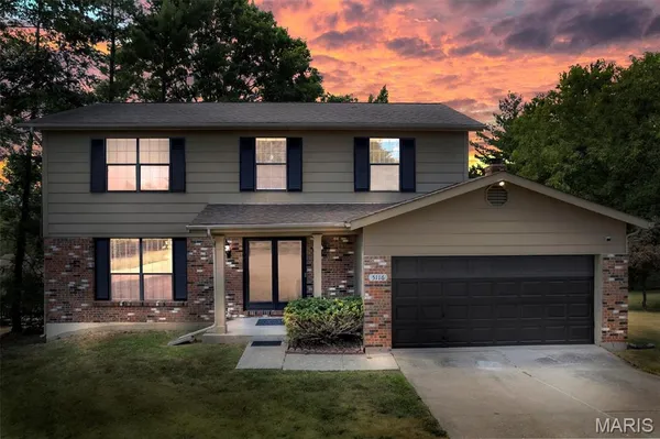 $329,900 | 5116 Suson Oaks Court, St. Louis, MO 63128