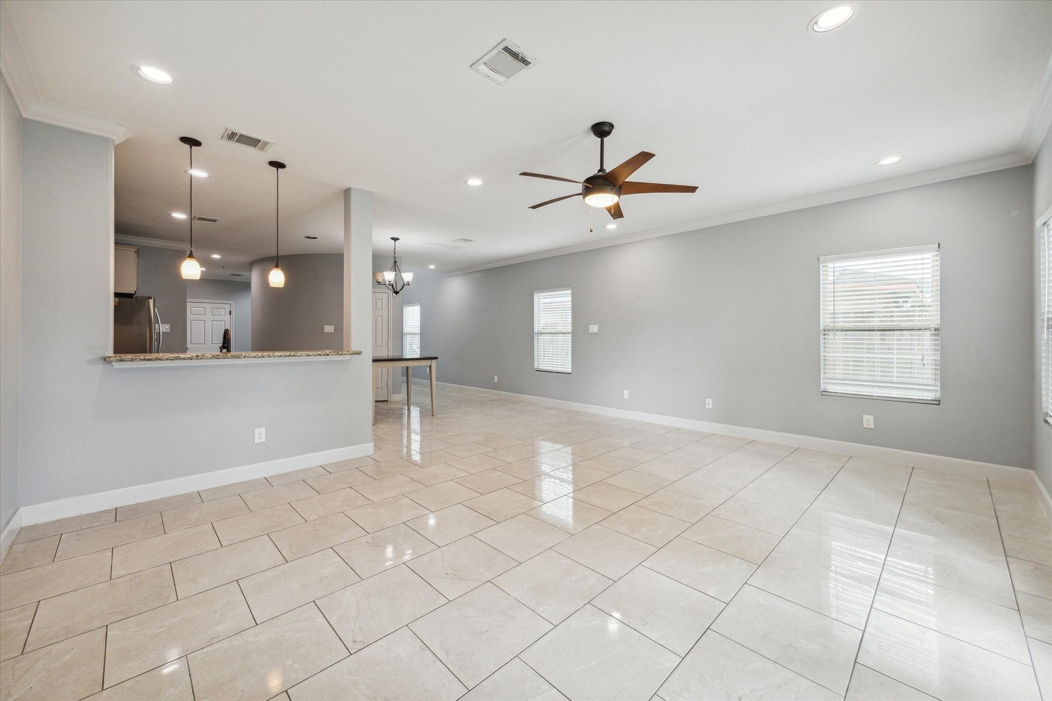 4916 Talina Way Houston, TX 77041 - Photo 21 of 25 a view of an empty room and window