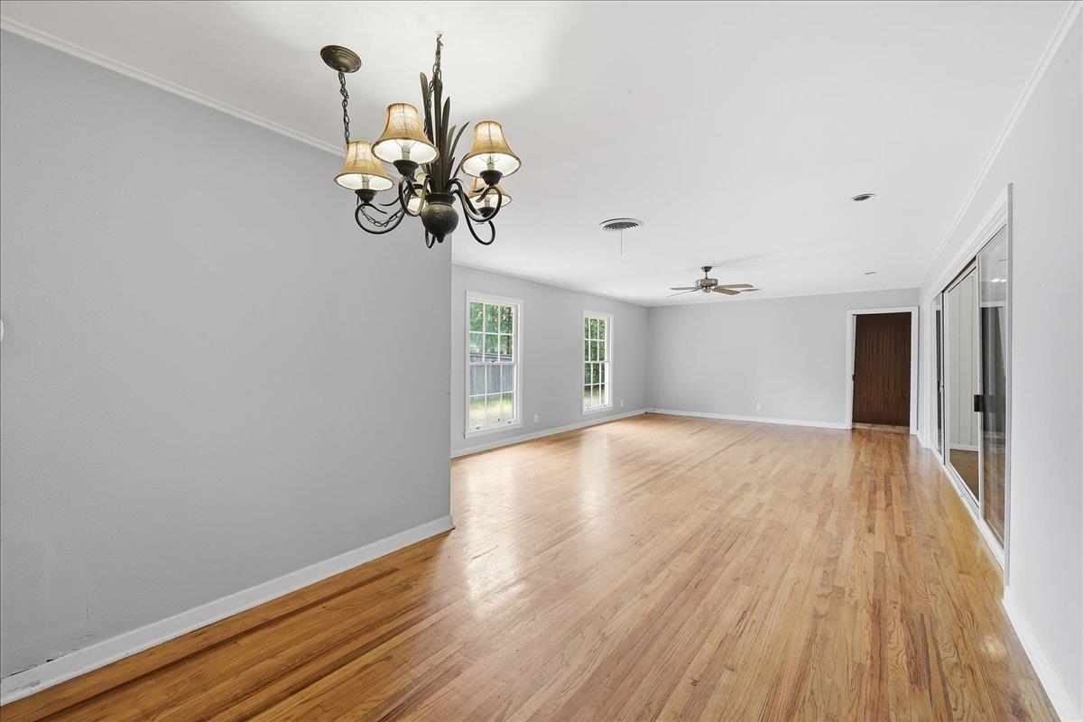 5590 Clinton Street Beaumont, TX 77706 - Photo 7 of 37