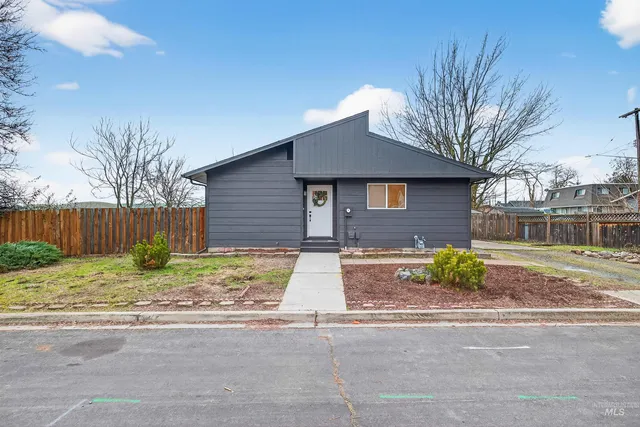 $295,000 | 2922 Garfield Court, Lewiston, ID 83501