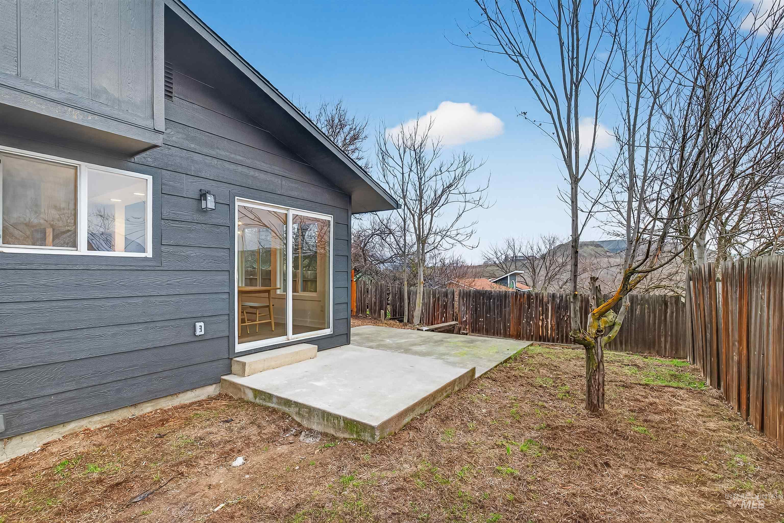 2922 Garfield Court Lewiston, ID 83501 - Photo 28 of 30 Fenced backyard with a patio area