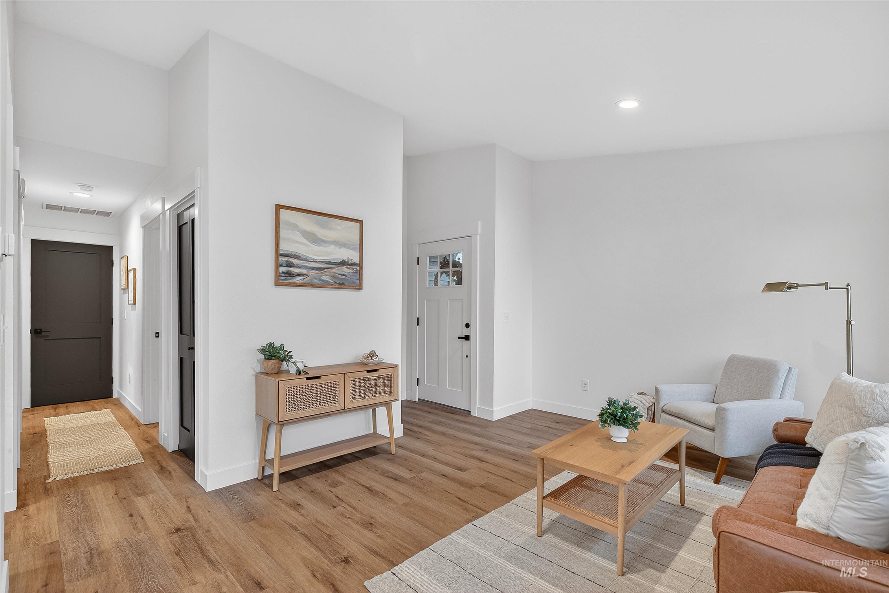 2922 Garfield Court Lewiston, ID 83501 - Photo 5 of 30 Living area featuring light wood-style flooring and recessed lighting