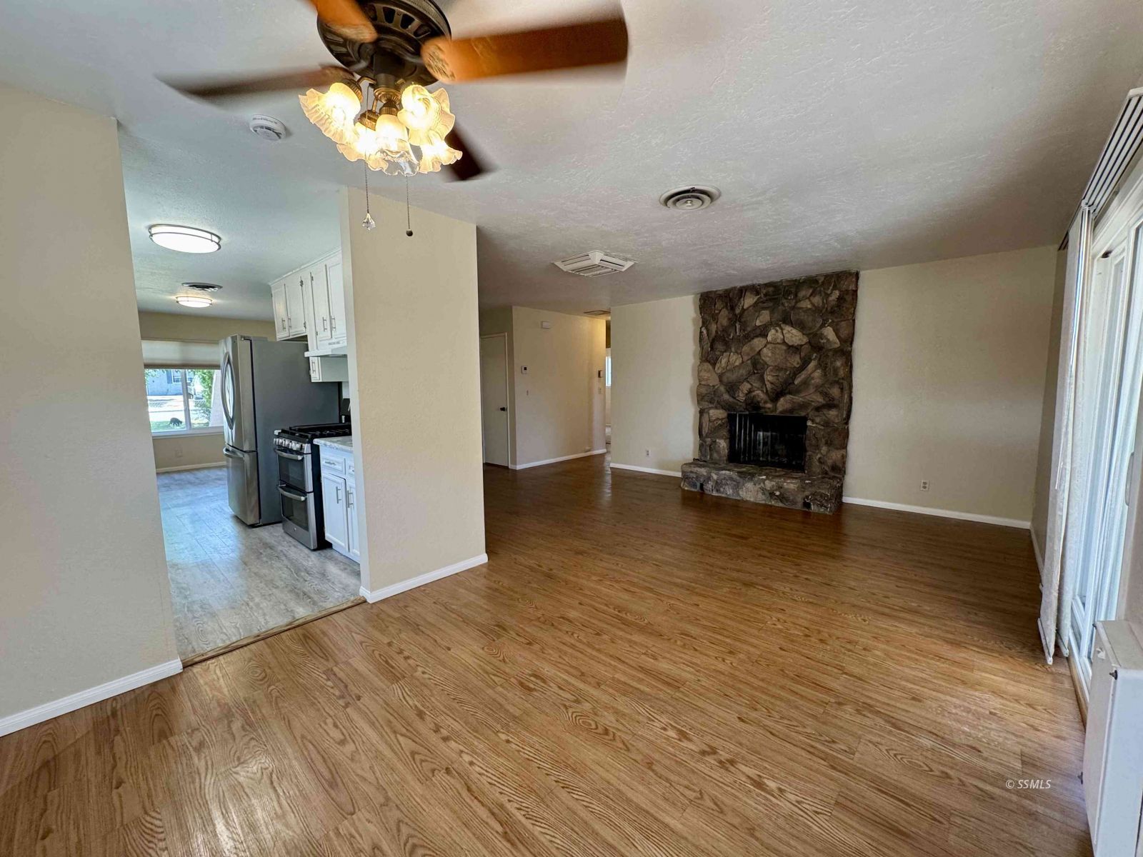 1144 West Coronado Avenue Ridgecrest, CA 93555 - Photo 13 of 33