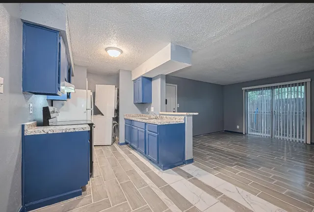 $93,000 | 12615 Brookglade Circle, Unit 403, Houston, TX 77099