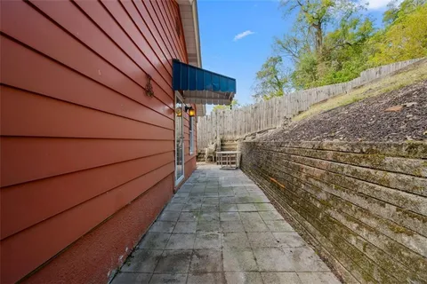 a view of a pathway of a house