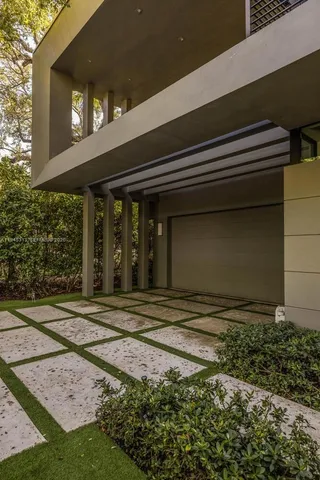 $7,750,000 | 3232 Emathla Street, Miami, FL 33133