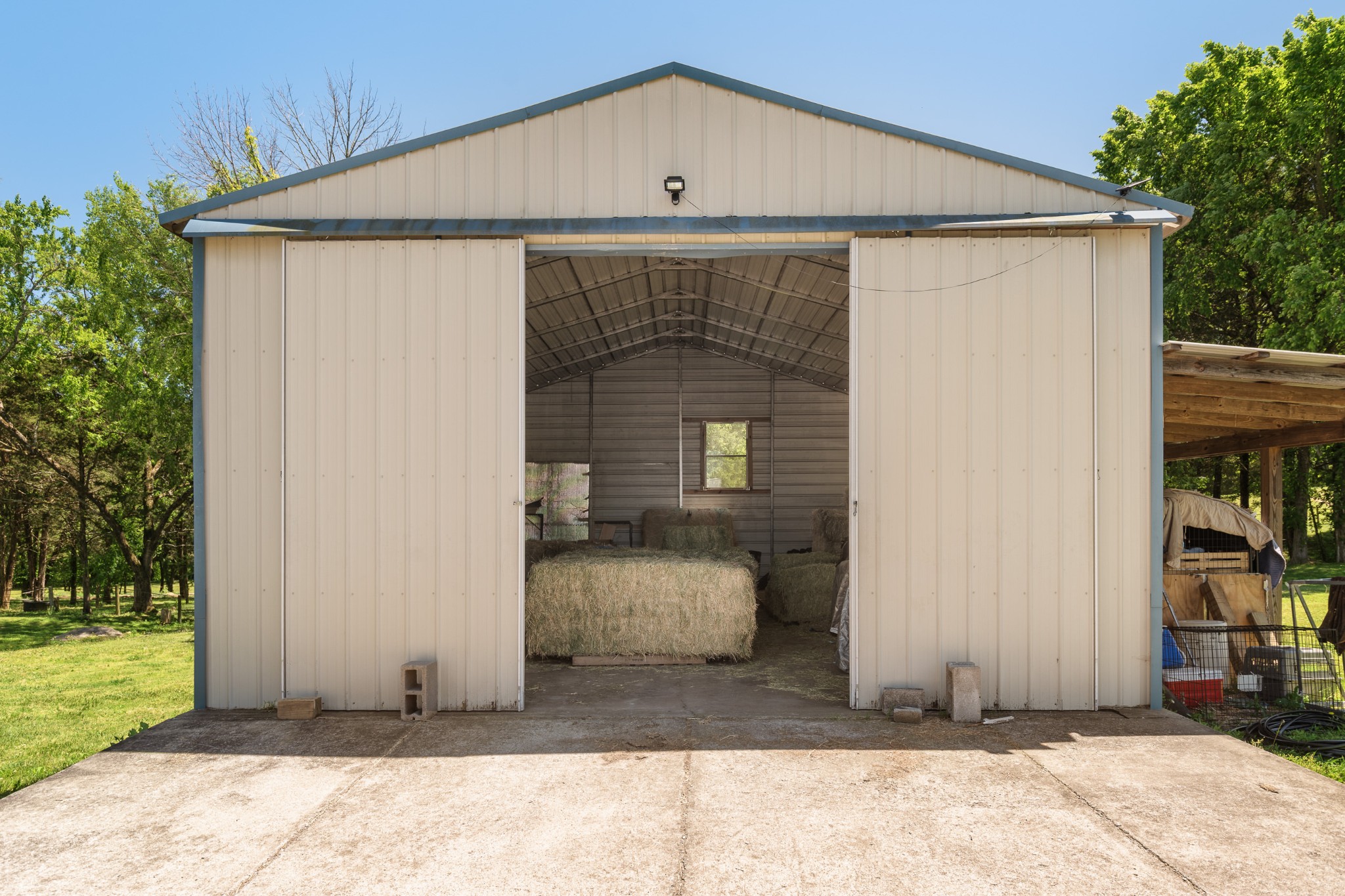 642 Beach Bottom Road Watertown, TN 37184 - Photo 29 of 48 a front view of a house