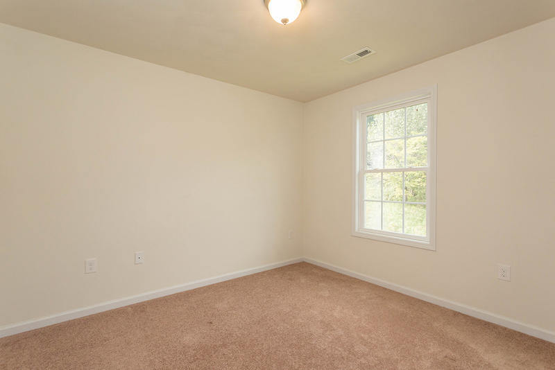 1011 Longview Road Roanoke, VA 24018 - Photo 21 of 34 DGA_8401