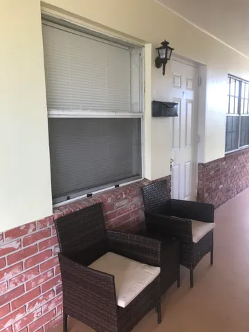 $1,290 | 1777 Highland Avenue, Unit C, Vero Beach, FL 32960