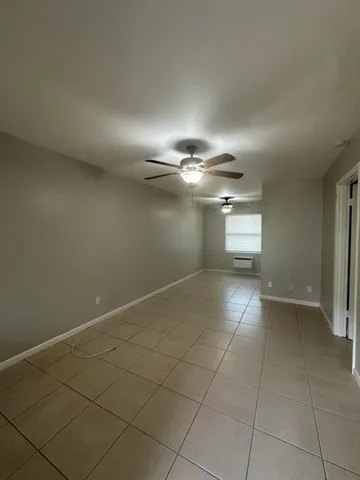 $1,290 | 1777 Highland Avenue, Unit C, Vero Beach, FL 32960