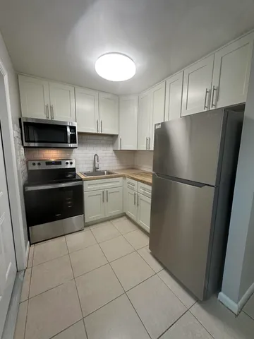 $1,290 | 1777 Highland Avenue, Unit C, Vero Beach, FL 32960