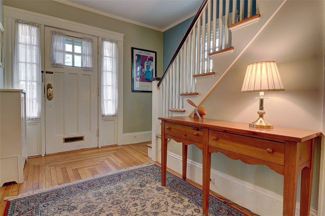 216 Raleigh Avenue Pawtucket, RI 02860 - Photo 3 of 24