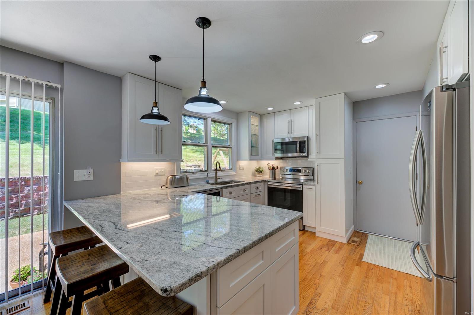 3632 Whispering Ridge Lane St. Louis, MO 63129 - Photo 8 of 22