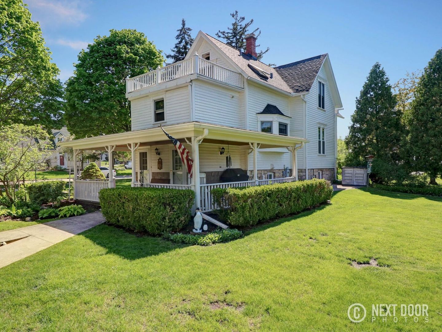 125 South Maple Street Itasca, IL 60143 - Photo 5 of 24 a front view of a house with a yard