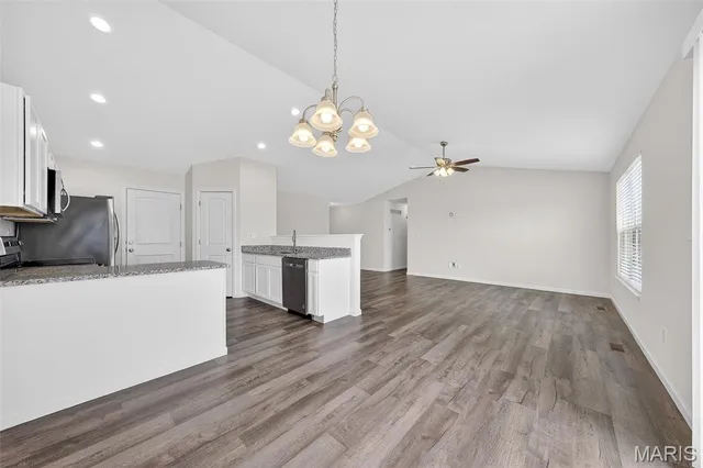 $300,000 | 165 Colton Jesse Drive, Winfield, MO 63389