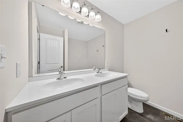 $300,000 | 165 Colton Jesse Drive, Winfield, MO 63389