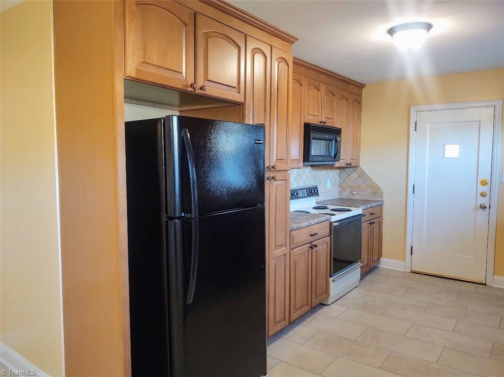 203 Ragsdale Road Jamestown, NC 27282 - Photo 9 of 38 Gallery Image 9