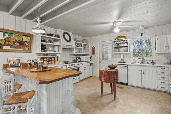 $775,000 | 392 Sycamore Road, Coldwater, MS 38618