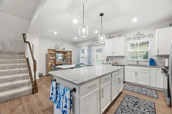 $369,900 | 102 Rivulet Place, Zelienople, PA 16063