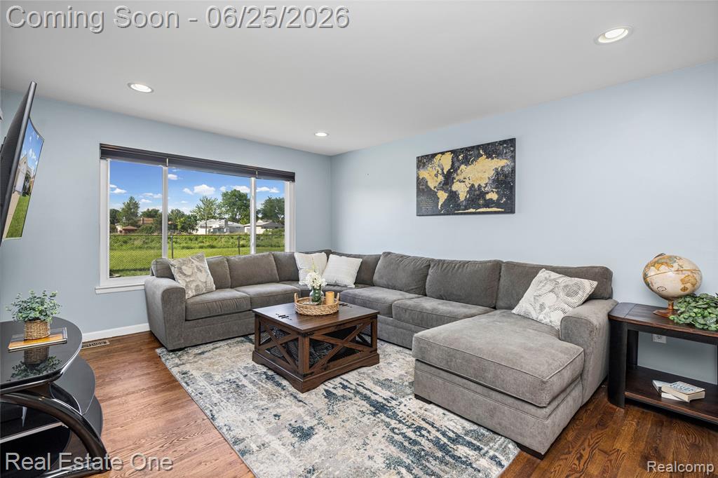 12235 Brougham Drive Sterling Heights, MI 48312 - Photo 10 of 52