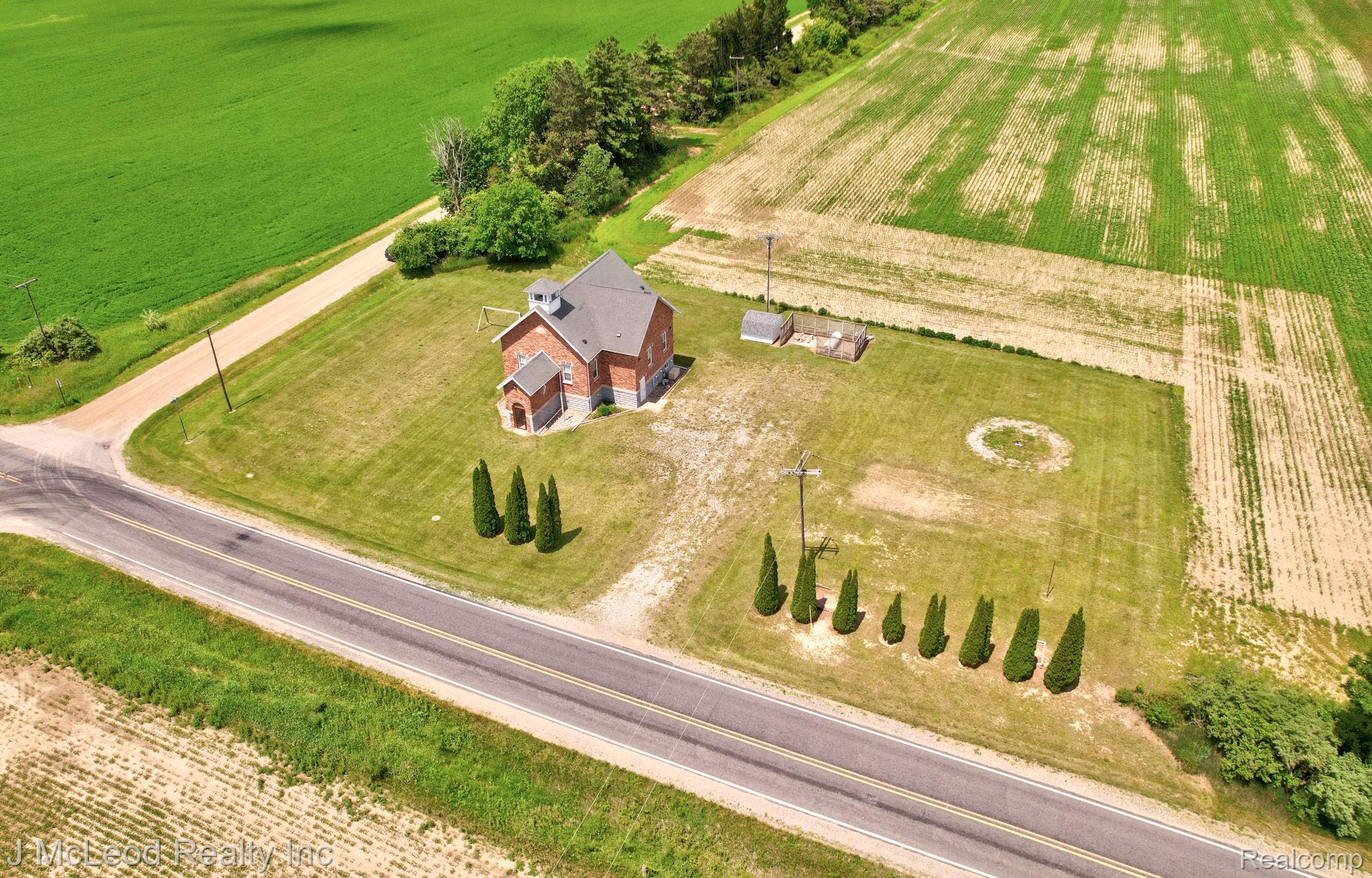 2515 East Akron Road Caro, MI 48723 - Photo 6 of 54 6-web-or-mls-2515 E Akron Rd-04.jpg