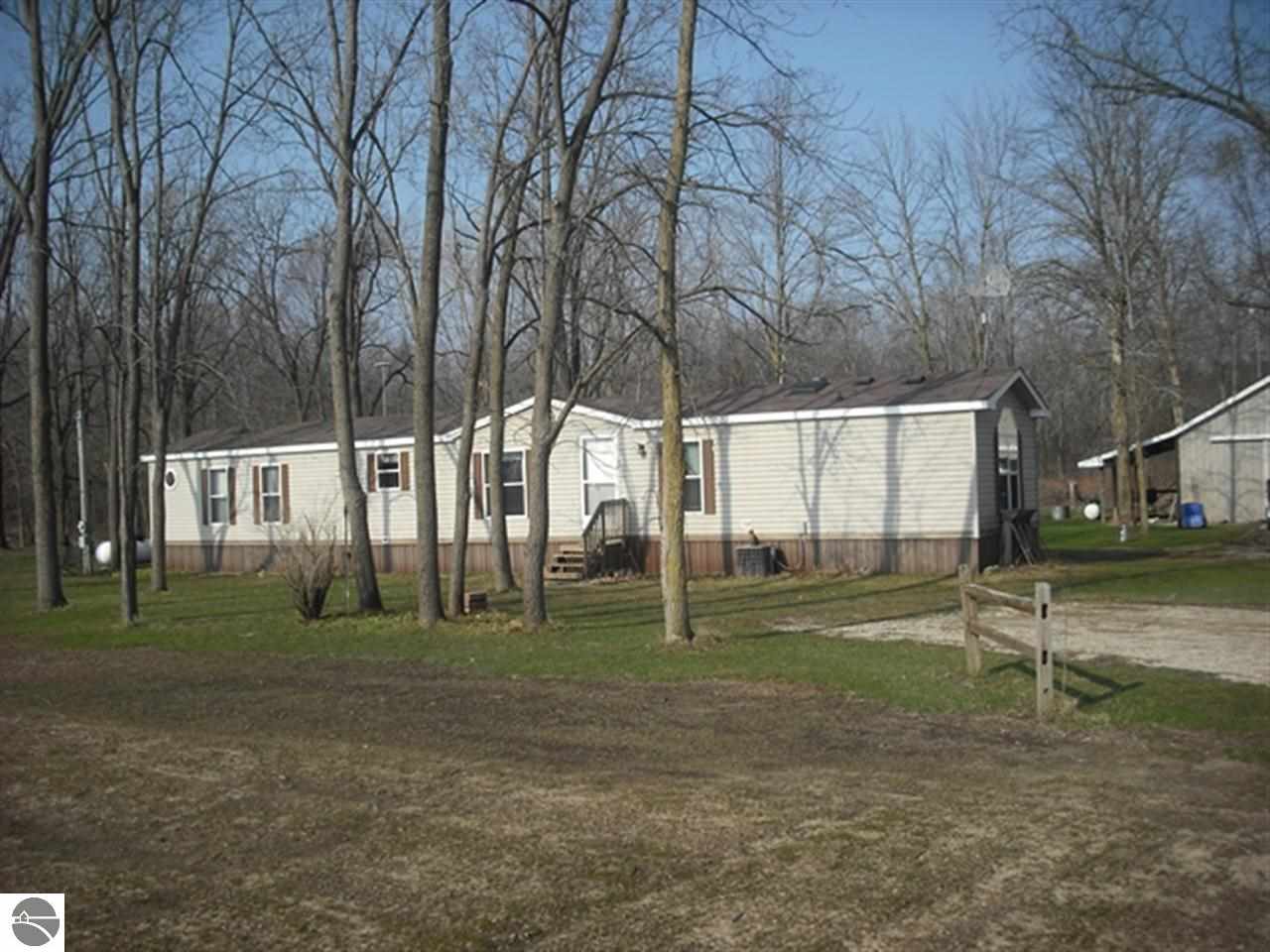 2332 South Alger Road Ithaca, MI 48847 - Photo 11 of 16 1782627-10.JPG