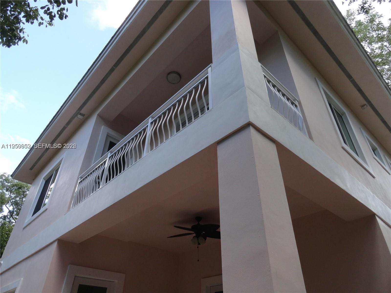 34 Seagate Boulevard Key Largo, FL 33037 - Photo 4 of 38