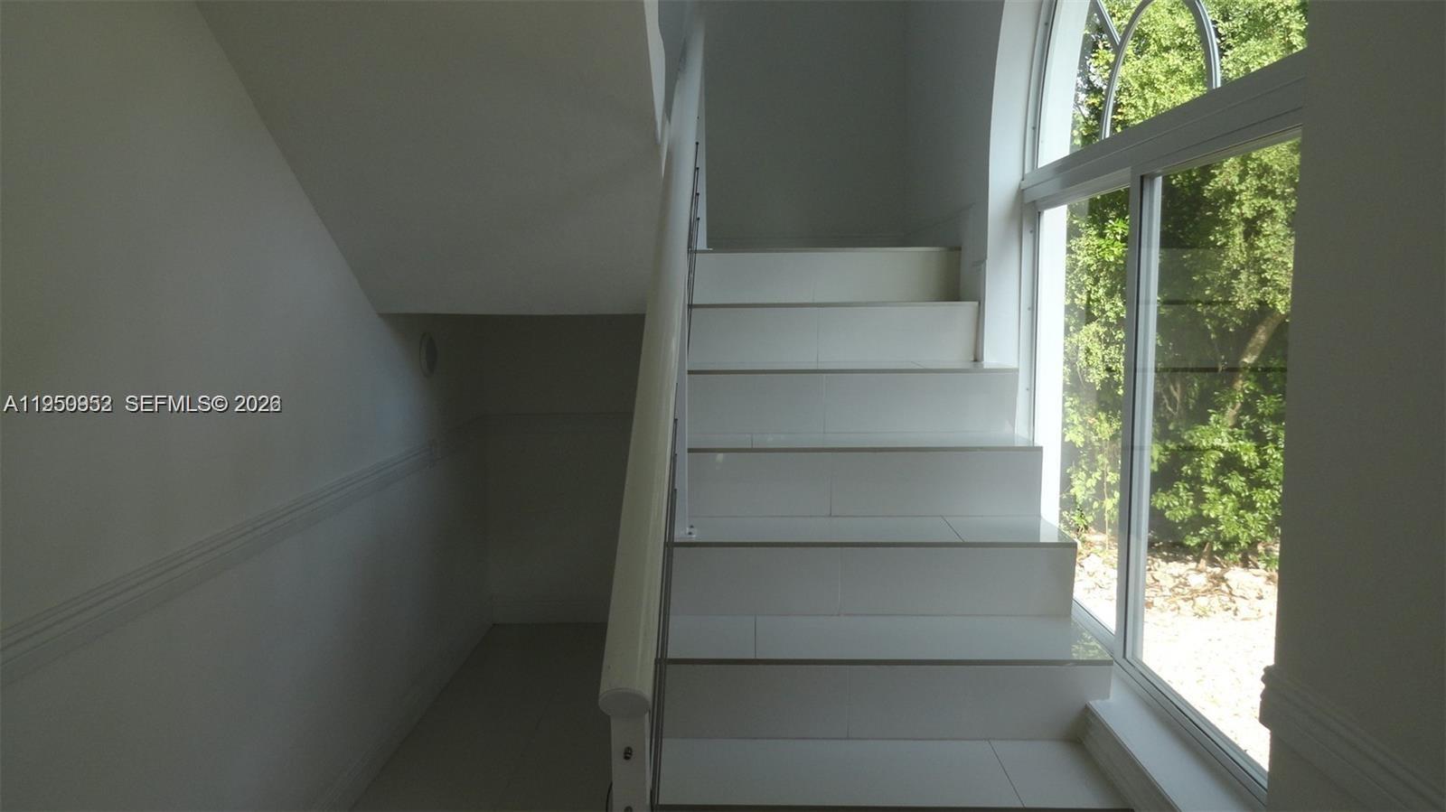 34 Seagate Boulevard Key Largo, FL 33037 - Photo 7 of 38