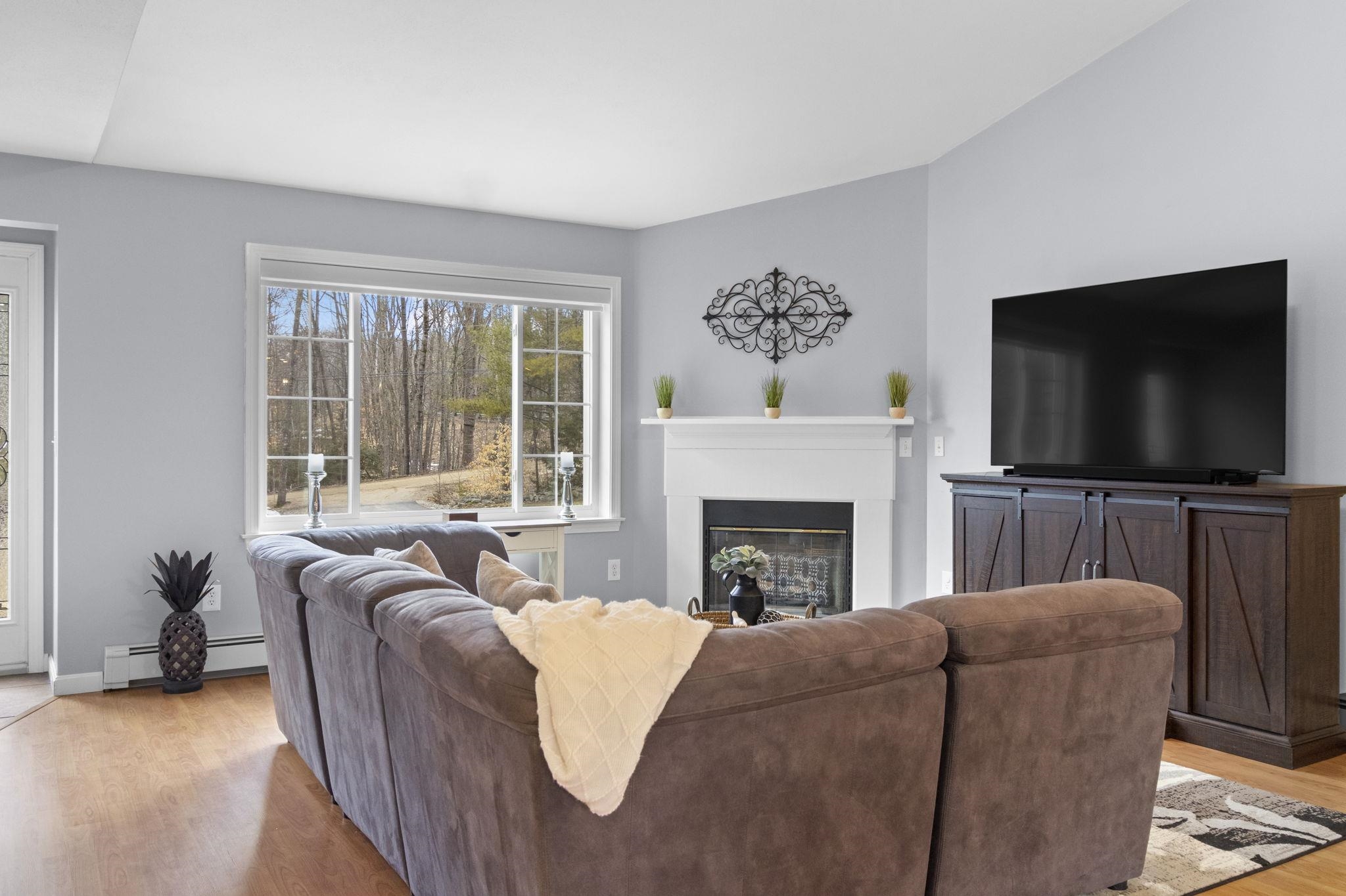 61 Harvey Road Deerfield, NH 03037 - Photo 5 of 38