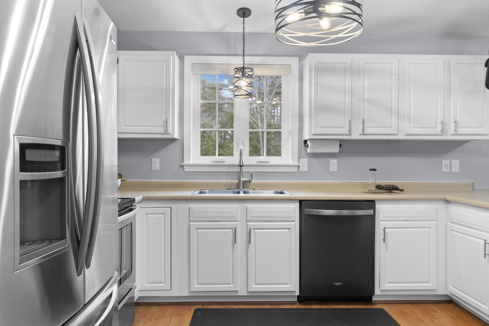 61 Harvey Road Deerfield, NH 03037 - Photo 8 of 38