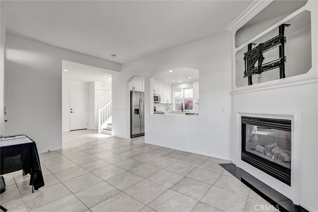 12 Poppyfield Lane Rancho Santa Margarita, CA 92688 - Photo 15 of 35 Living room