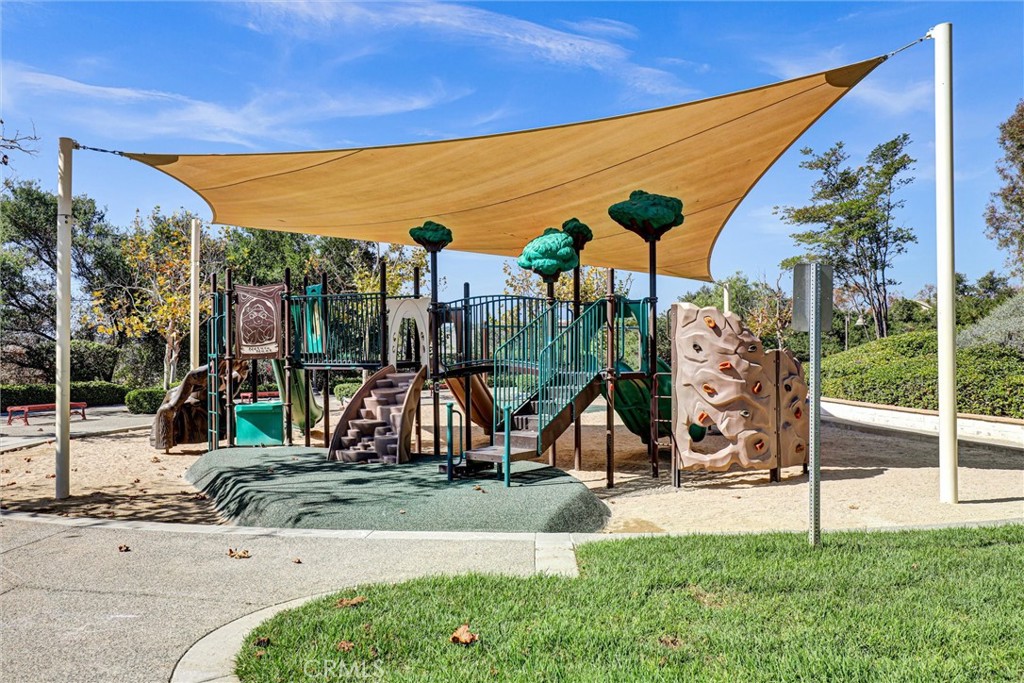 12 Poppyfield Lane Rancho Santa Margarita, CA 92688 - Photo 28 of 35 Oak Tree playground