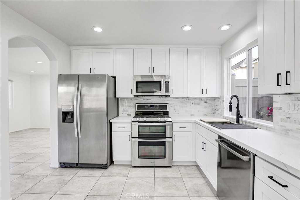 12 Poppyfield Lane Rancho Santa Margarita, CA 92688 - Photo 5 of 35 Kitchen