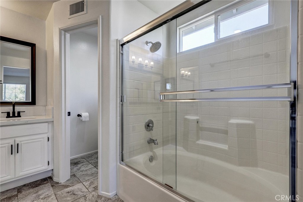 12 Poppyfield Lane Rancho Santa Margarita, CA 92688 - Photo 7 of 35 Masterbedroom bath