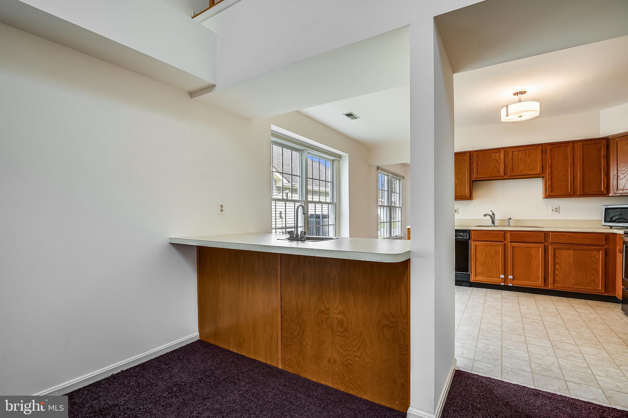 526 Coover Road Annapolis, MD 21401 - Photo 9 of 48 Kitchen - Breakfast Bar