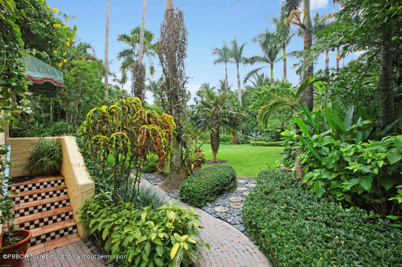 322 Clarke Avenue Palm Beach, FL 33480 - Photo 22 of 28 a view of a garden with plants