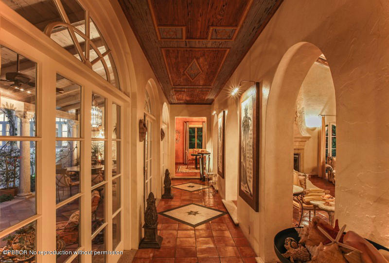 322 Clarke Avenue Palm Beach, FL 33480 - Photo 7 of 28 a view of entryway