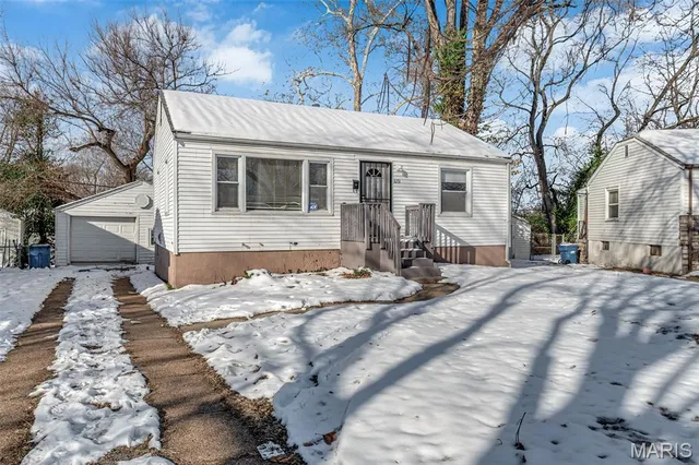 $89,999 | 6151 Avila Drive, Berkeley, MO 63134