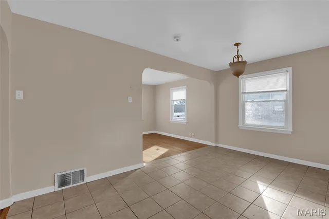 $89,999 | 6151 Avila Drive, Berkeley, MO 63134