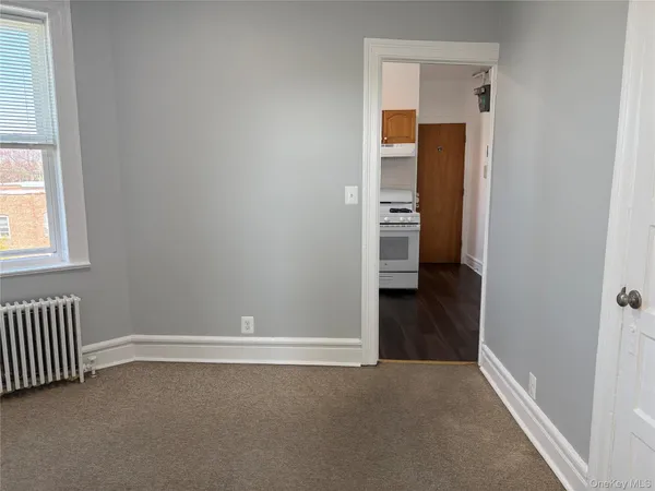 $1,948 | 49 5th Street, Unit 10, New Rochelle, NY 10801