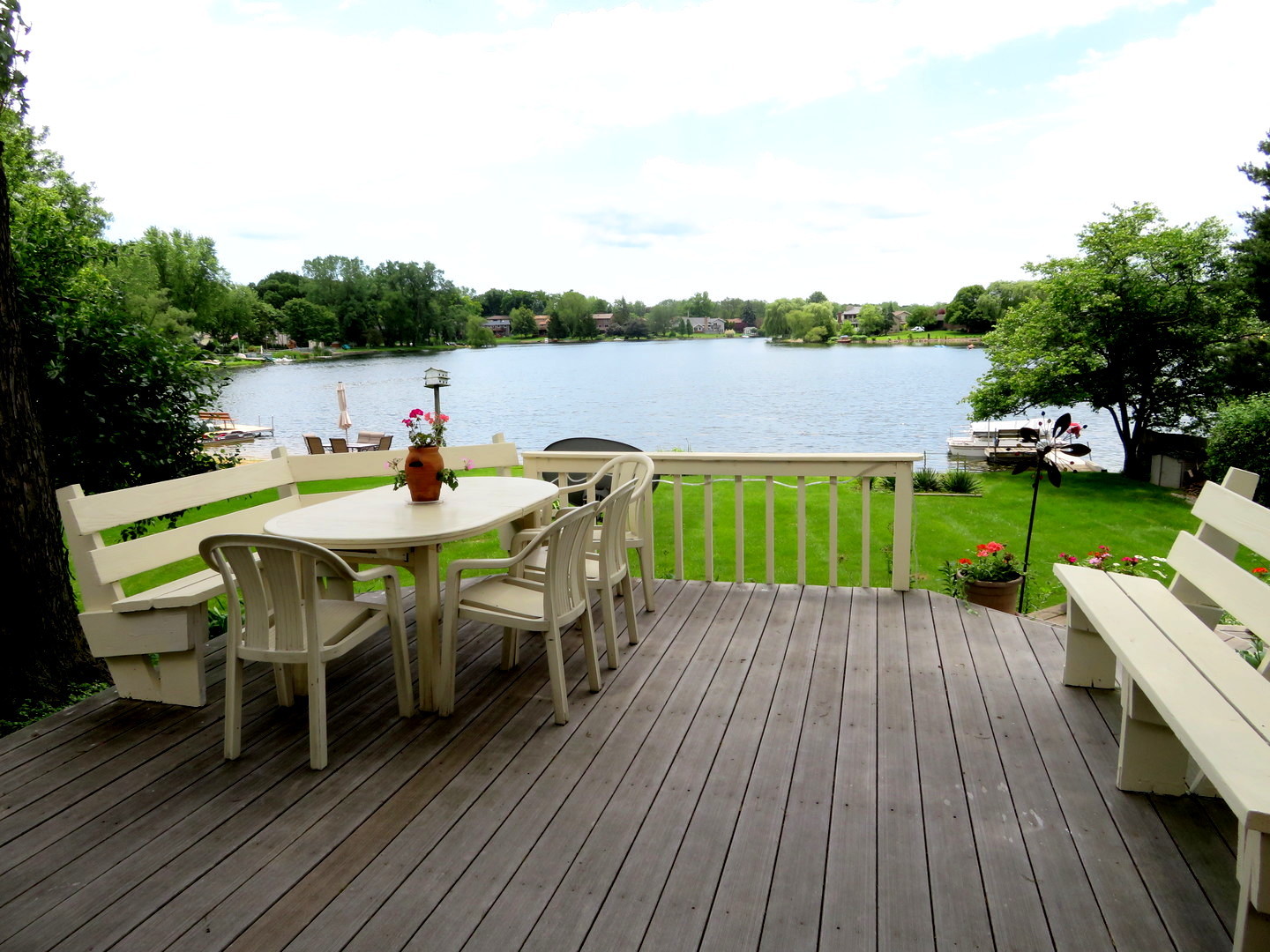414 Beck Road Lindenhurst, IL 60046 - Photo 3 of 23