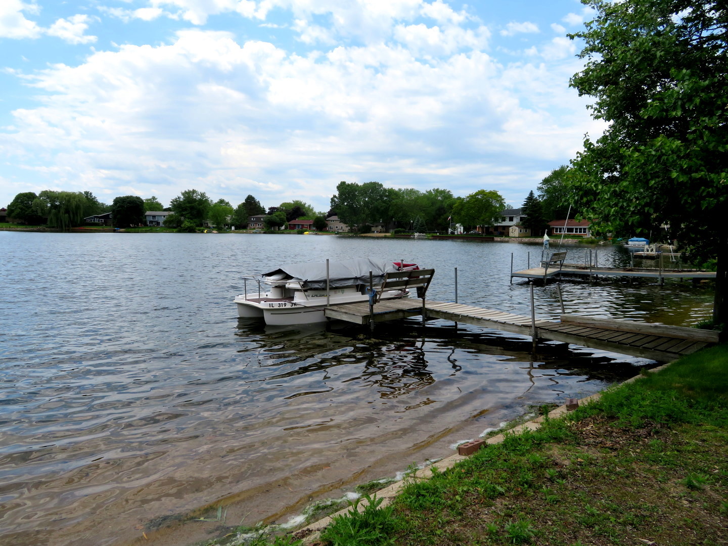 414 Beck Road Lindenhurst, IL 60046 - Photo 4 of 23