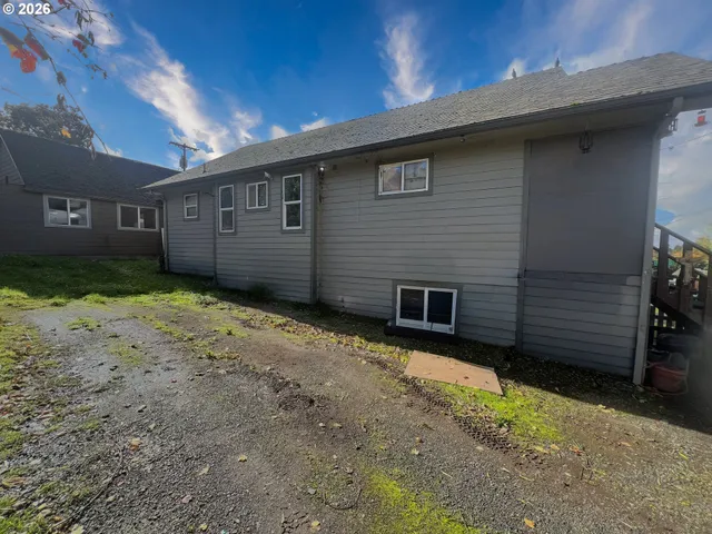 $375,000 | 425 South 3rd Street, Springfield, OR 97477