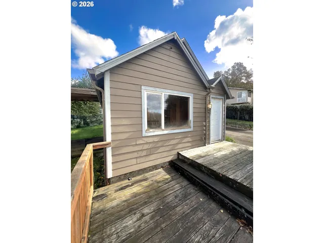 $375,000 | 425 South 3rd Street, Springfield, OR 97477