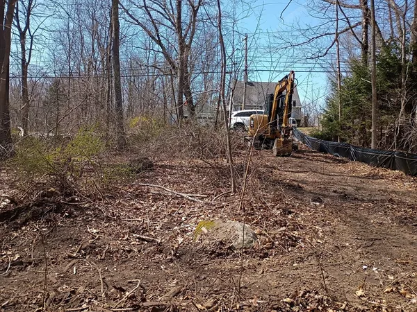 $375,000 | 90 Chestnut Hill Road, Millville, MA 01529