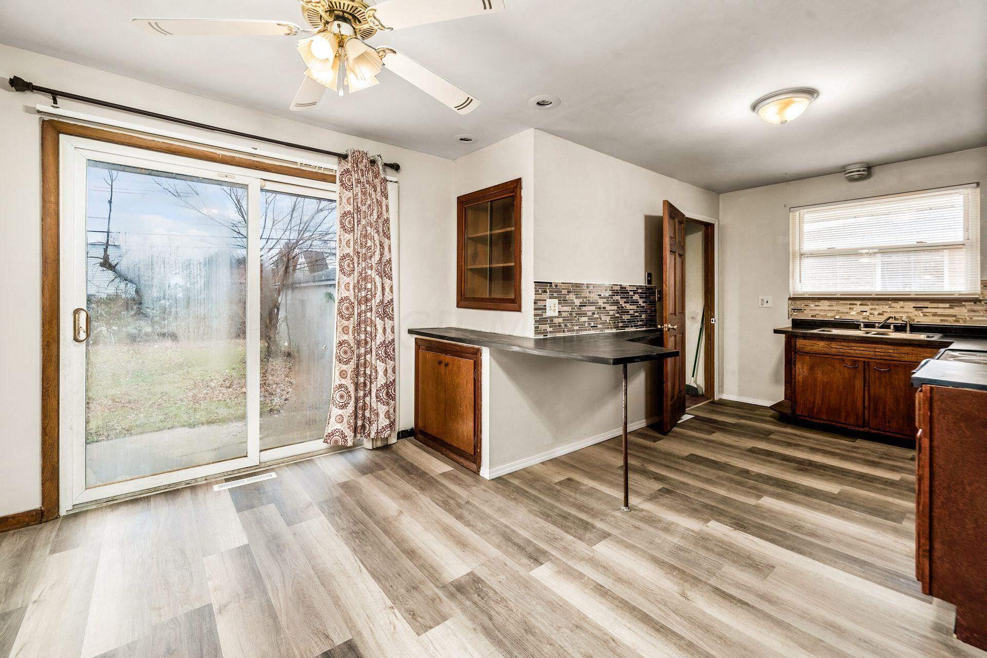 011_7c_R 1429 Picard Rd 0027