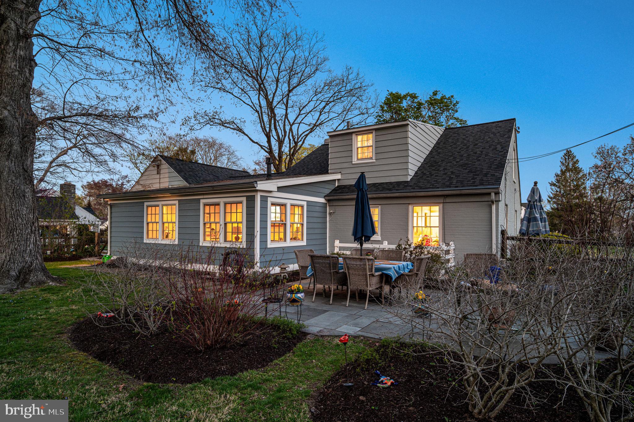 303 Barry Lane Wallingford, PA 19086 - Photo 3 of 14